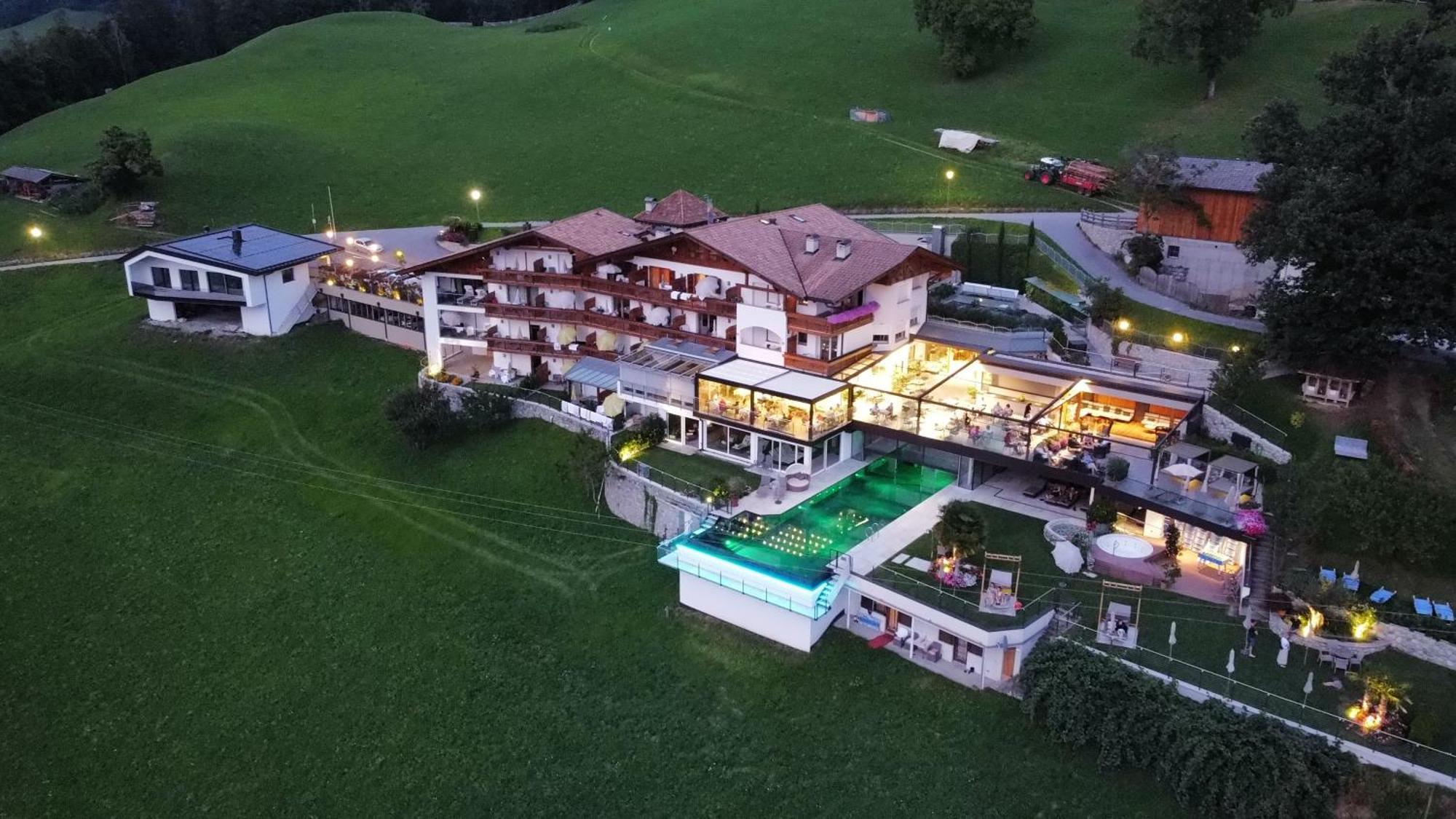 Apartmenthaus Gruberhof Schenna Exterior photo